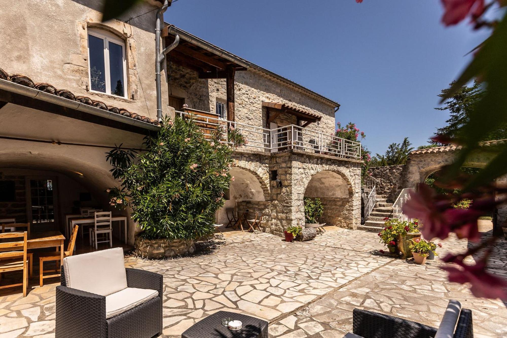 Les Monteils Hotel Grospierres Exterior photo